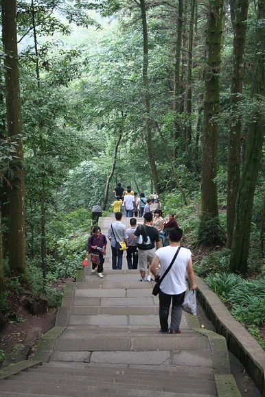 峨眉山の遊歩道
